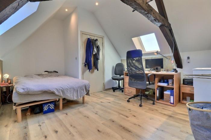 3ème étage - Chambre à 450 € / mois avec douche et lavabo personnels