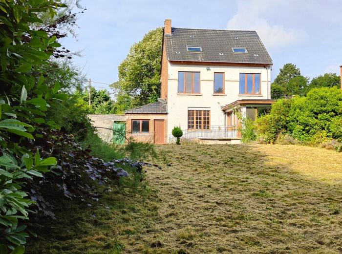 Façade arrière et jardin
