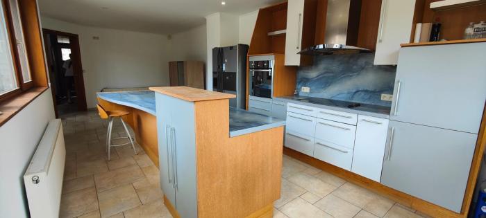 Grande cuisine équipée 24 m²
