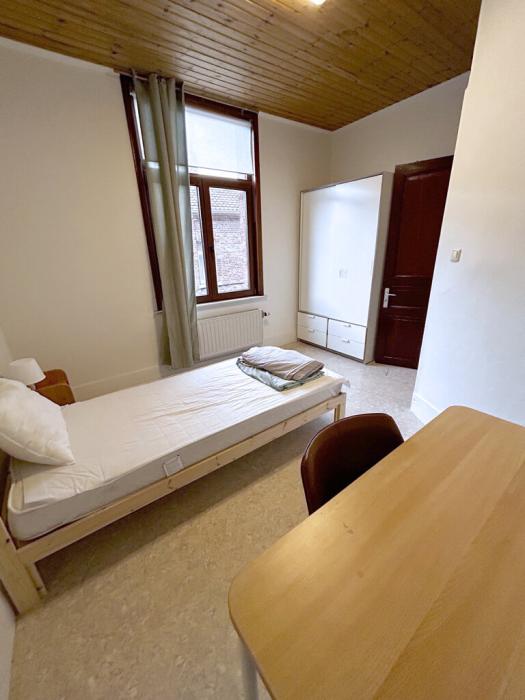 Chambre 1 (410€ + charges)