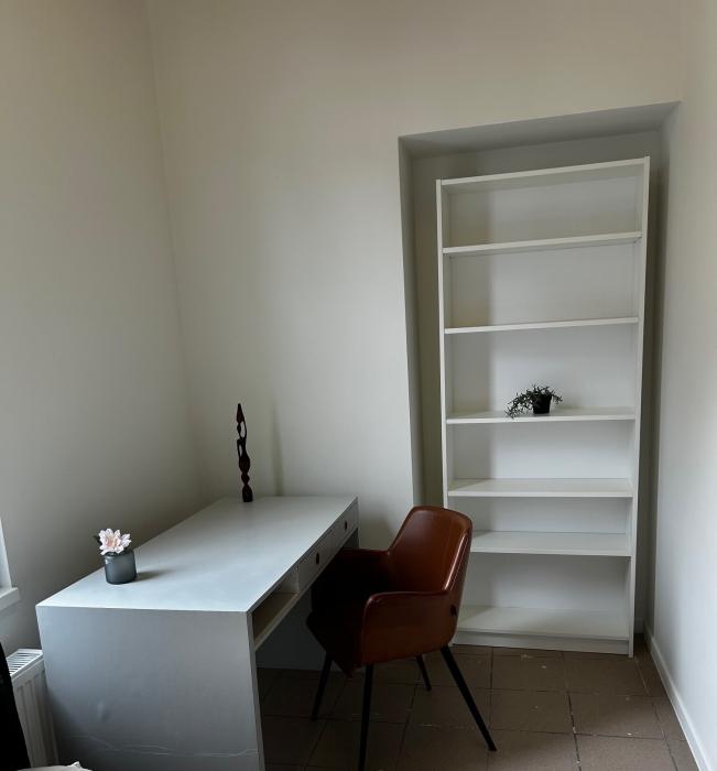 Bureau ch 2 (460€ + charges)