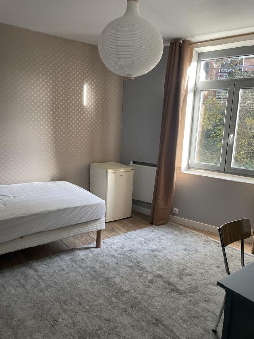 Room in owner's house 13 m² in Mons