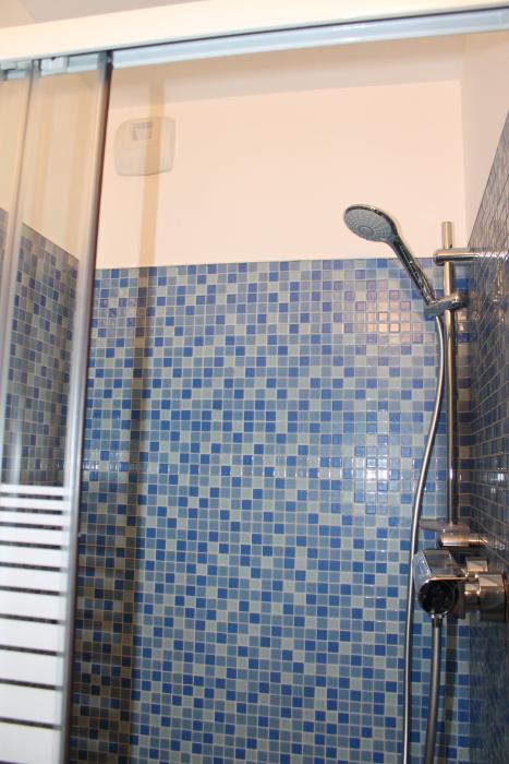 Douche commune  pour 2 kots.