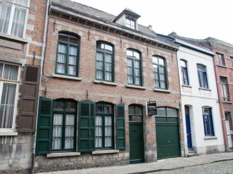 Room in owner's house 14 m² in Mons