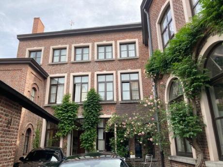 与房东合租 22 m² 在 Mons