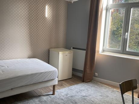 Room in owner's house 13 m² in Mons