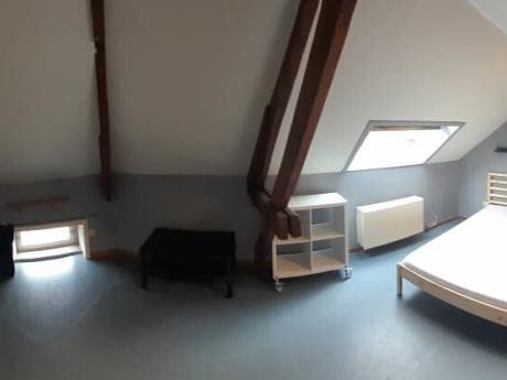 student room 25 m² in Mons