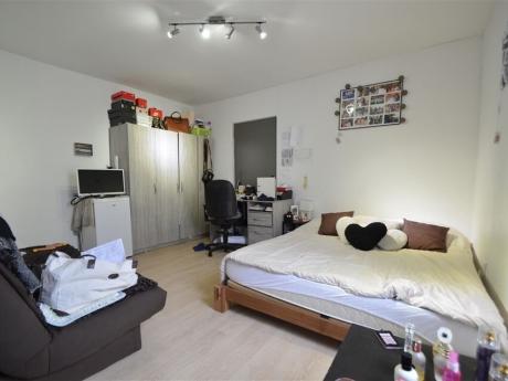Kot 131 m² à Mons